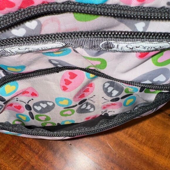 Lesportsac classic 3 Zip body Hearts/Butterflies ❤️🦋🩷🦋🩵🦋 - Picture 10 of 10